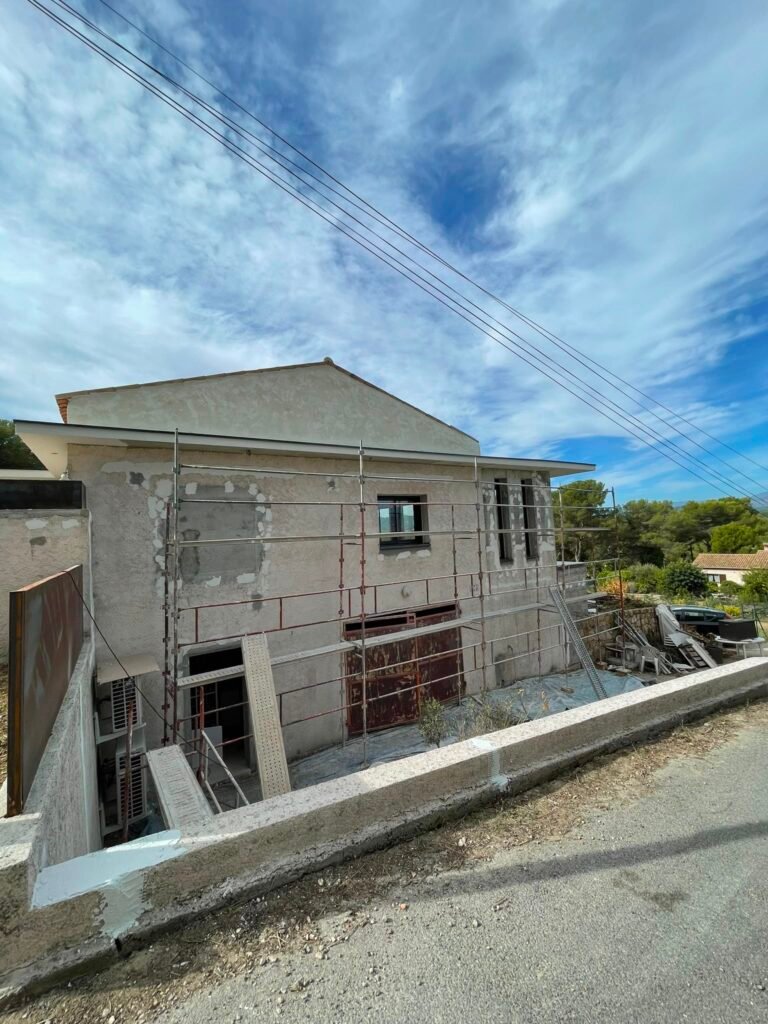 Ravalement de façade à Cannes – Chantiers en cours