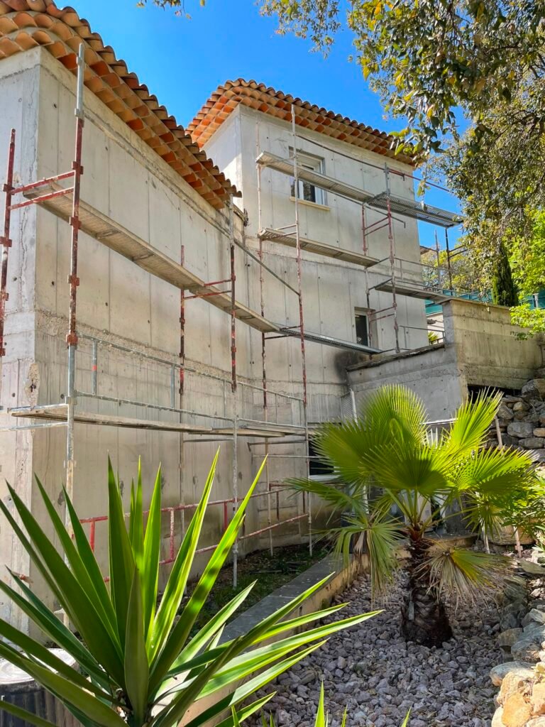Ravalement de façade à Cannes – Chantiers en cours