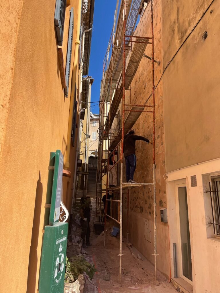 Ravalement de façade à Cannes – Chantiers en cours