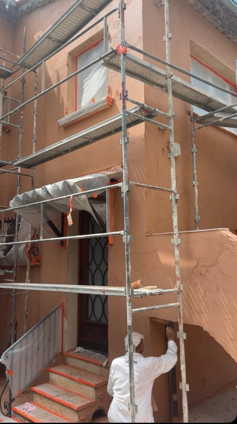 Ravalement de façade à Cannes – Chantiers en cours
